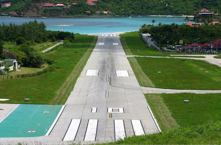 St_Barts_airport.jpg