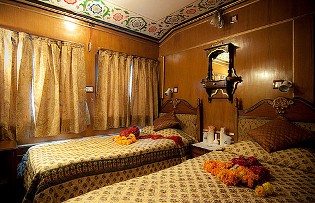 palace on wheels bedroom